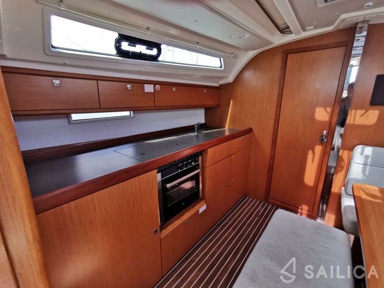 Bavaria 41 Cruiser - Yacht Charter Sailica