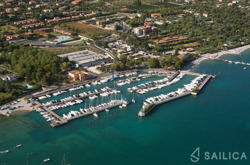 Bavaria S29 - Yacht Charter Sailica