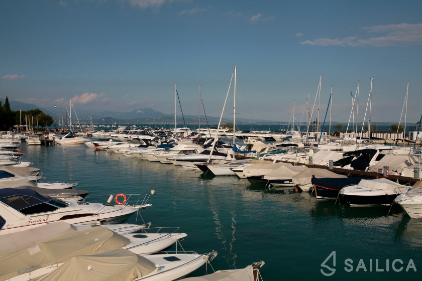 Bavaria S29 - Yacht Charter Sailica