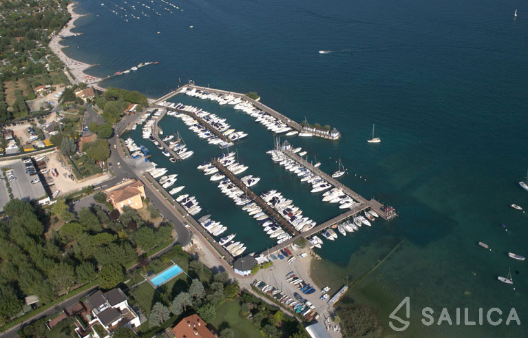 Bavaria S29 - Yacht Charter Sailica