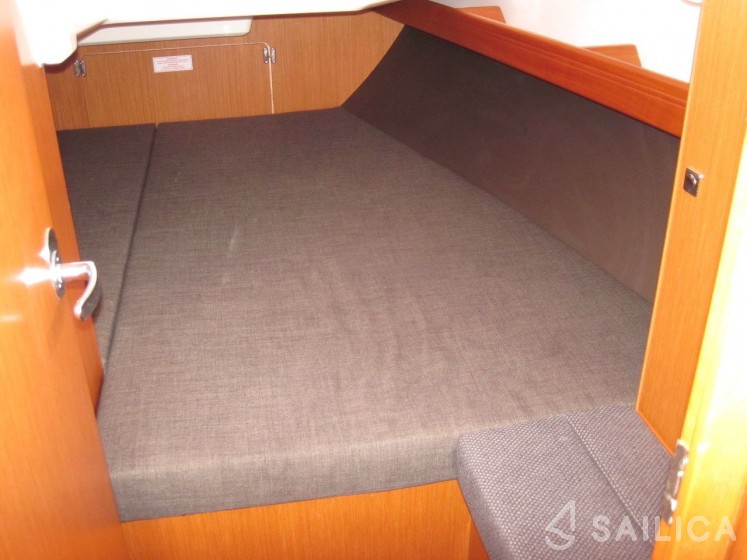 Bavaria 37 Sport - Yacht Charter Sailica