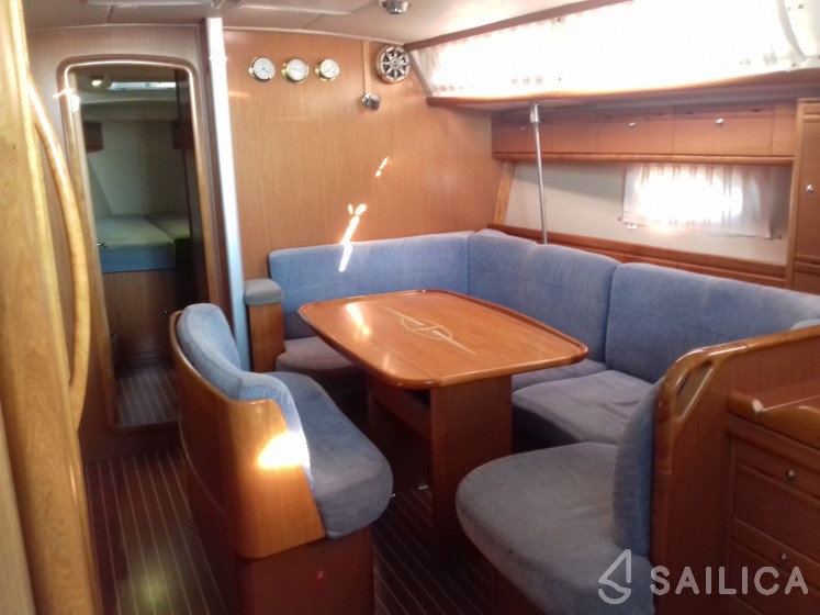 Bavaria Sport 400 - Yacht Charter Sailica