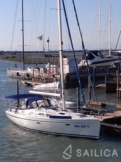 Bavaria Sport 400 - Yacht Charter Sailica