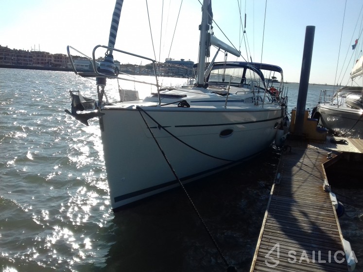 Bavaria Sport 400 - Yacht Charter Sailica