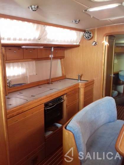 Bavaria Sport 400 - Yacht Charter Sailica