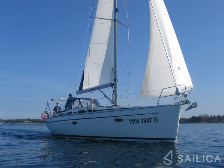 Bavaria Sport 400 - Yacht Charter Sailica