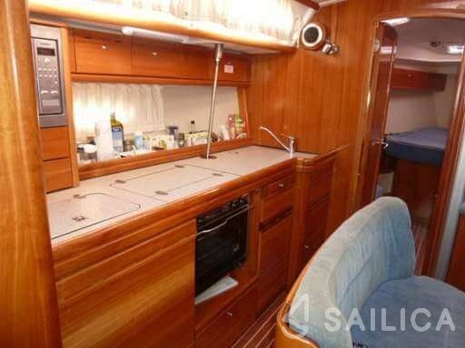 Bavaria Sport 400 - Yacht Charter Sailica