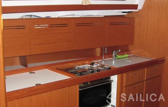 Cyclades 39.3 - Yacht Charter Sailica