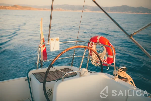 Cyclades 39.3 - Yacht Charter Sailica