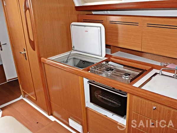 Cyclades 39.3 - Yacht Charter Sailica