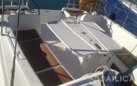 Cyclades 39.3 - Yacht Charter Sailica