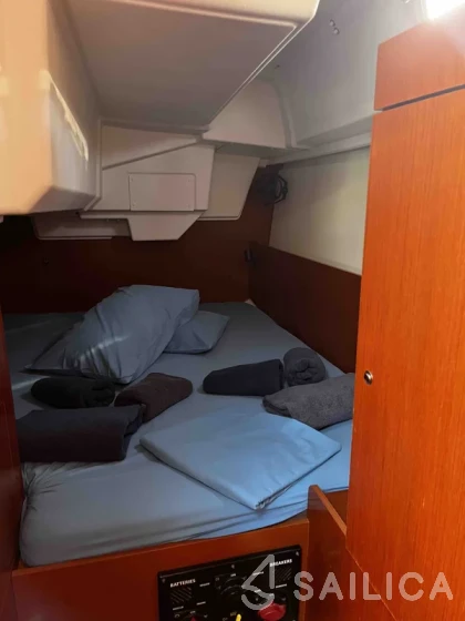 Oceanis 35.1 - Yacht Charter Sailica