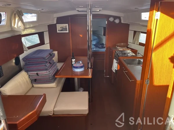 Oceanis 35.1 - Yacht Charter Sailica