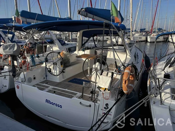 Oceanis 35.1 - Yacht Charter Sailica