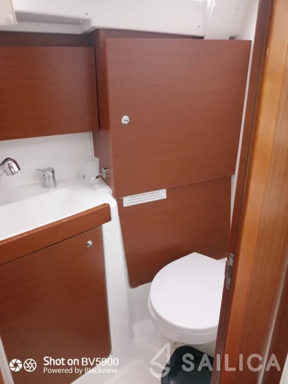 Oceanis 35.1 - Yacht Charter Sailica