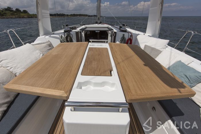 Oceanis 35 - Yacht Charter Sailica