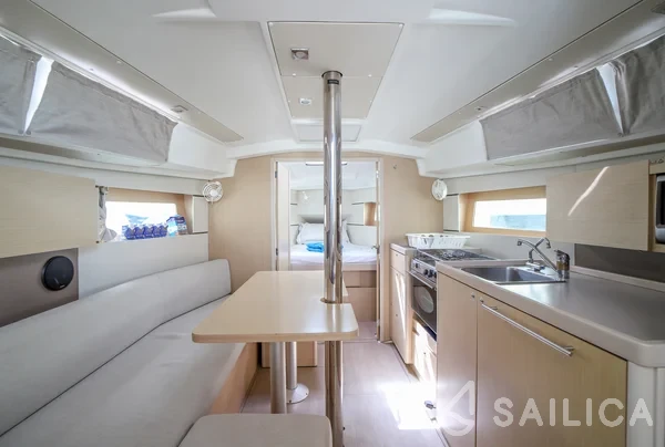 Oceanis 35.1 - Yacht Charter Sailica