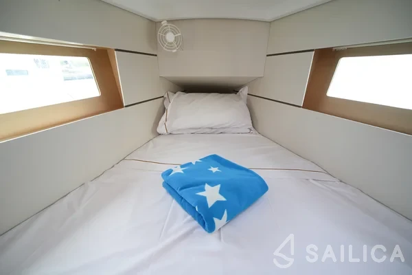 Oceanis 35.1 - Yacht Charter Sailica