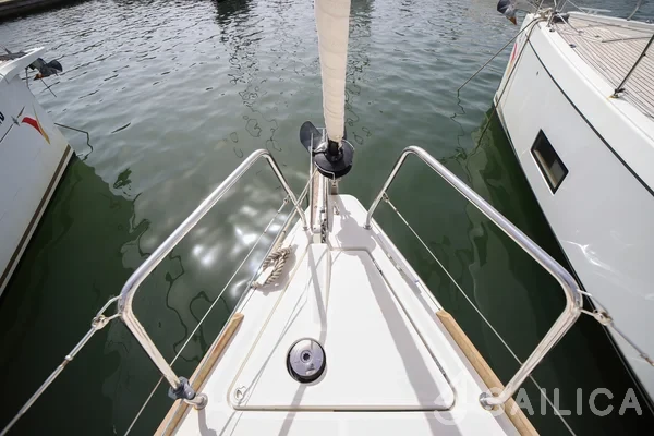 Oceanis 35.1 - Yacht Charter Sailica