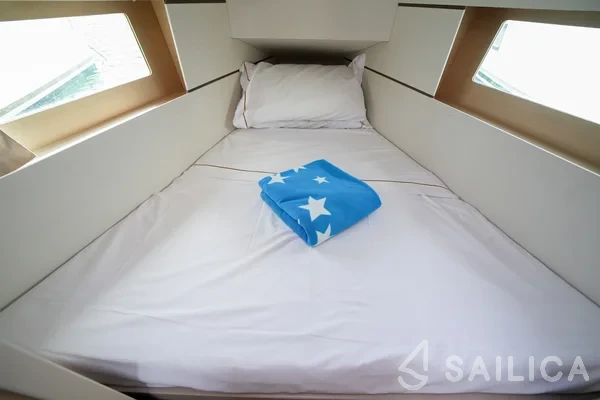 Oceanis 35.1 - Yacht Charter Sailica