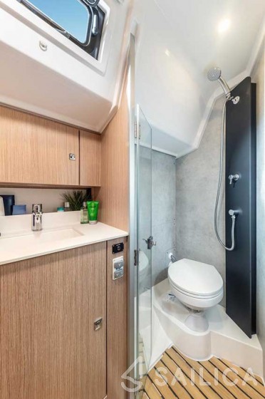 Bavaria C42 - Yacht Charter Sailica