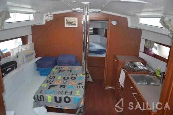 Oceanis 38 - Yacht Charter Sailica
