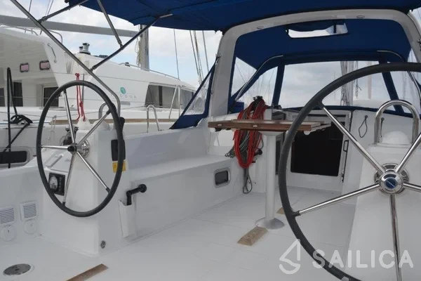 Oceanis 38 - Yacht Charter Sailica