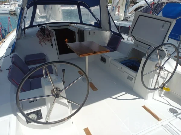 Oceanis 38 - Yacht Charter Sailica