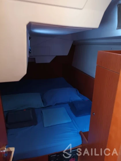 Oceanis 38 - Yacht Charter Sailica