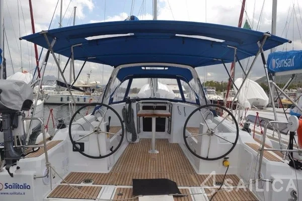 Oceanis 38.1 - Yacht Charter Sailica