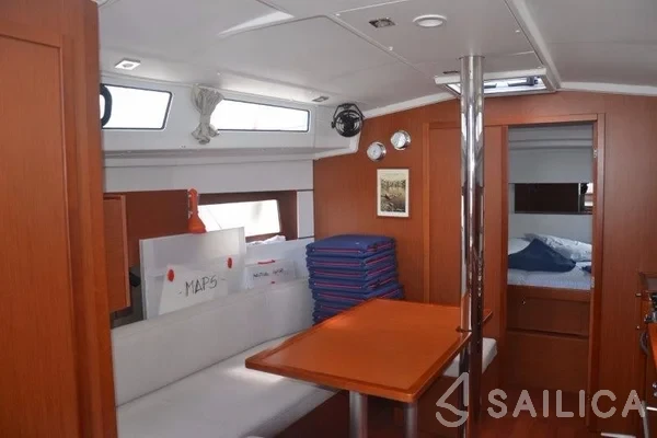 Oceanis 38.1 - Yacht Charter Sailica