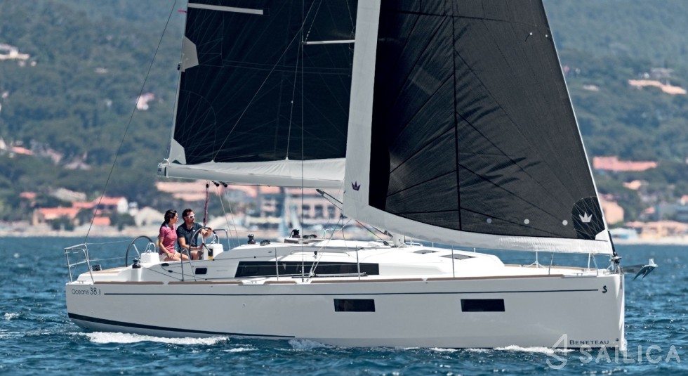 Oceanis 38.1 - Yacht Charter Sailica