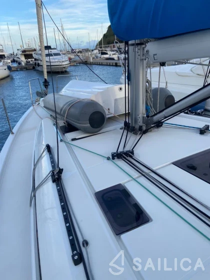 Oceanis 40.1 - Yacht Charter Sailica