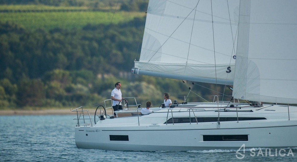 Oceanis 40.1 - Yacht Charter Sailica