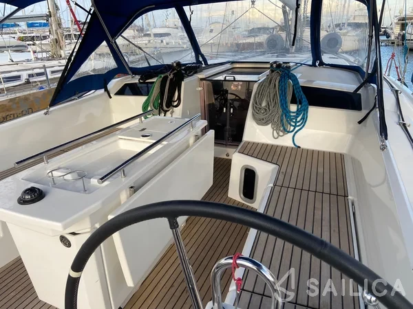 Oceanis 40.1 - Yacht Charter Sailica
