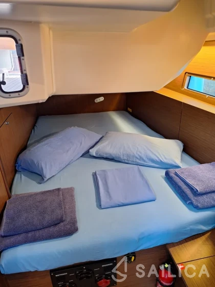 Oceanis 40.1 - Yacht Charter Sailica