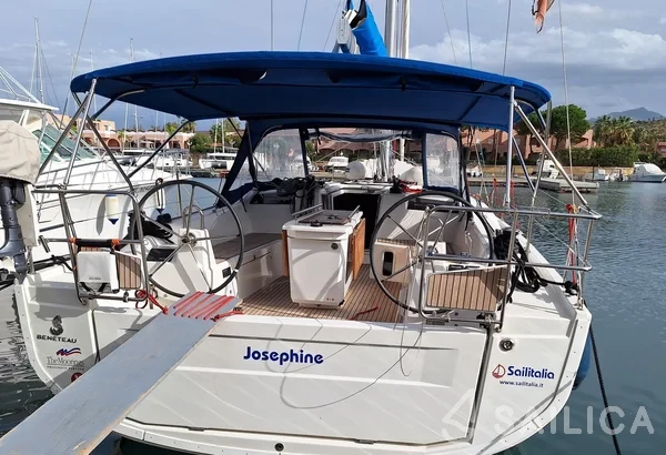 Oceanis 40.1 - Yacht Charter Sailica