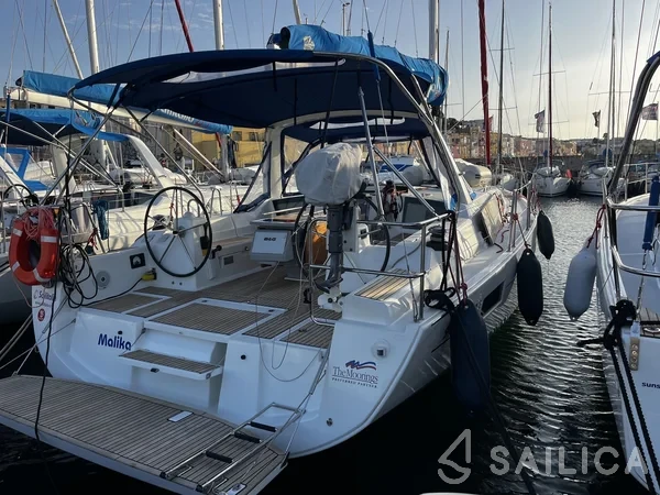 Oceanis 41.1 - Yacht Charter Sailica