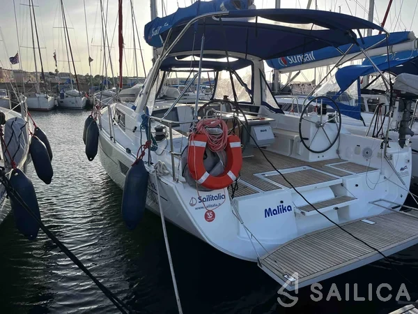 Oceanis 41.1 - Yacht Charter Sailica