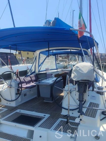 Oceanis 41.1 - Yacht Charter Sailica