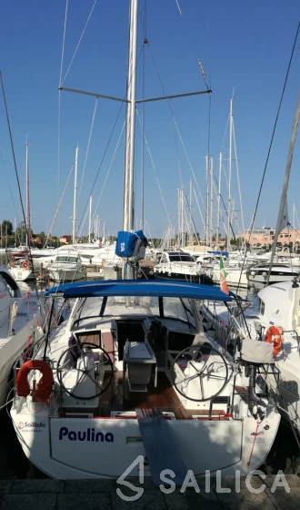 Oceanis 41.1 - Yacht Charter Sailica
