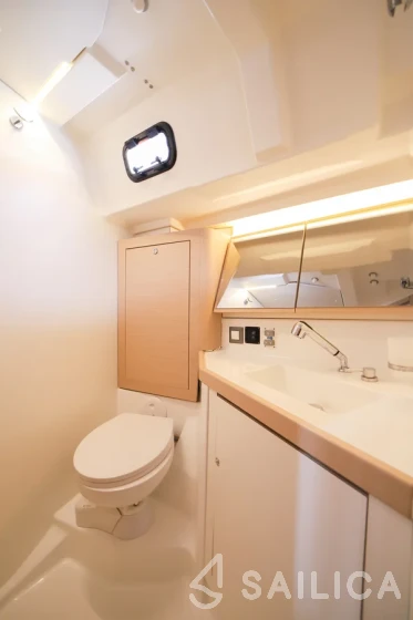 Oceanis 46.1 - Yacht Charter Sailica