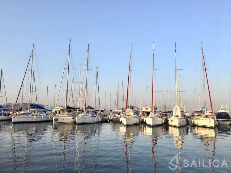 Oceanis 46 - Yacht Charter Sailica