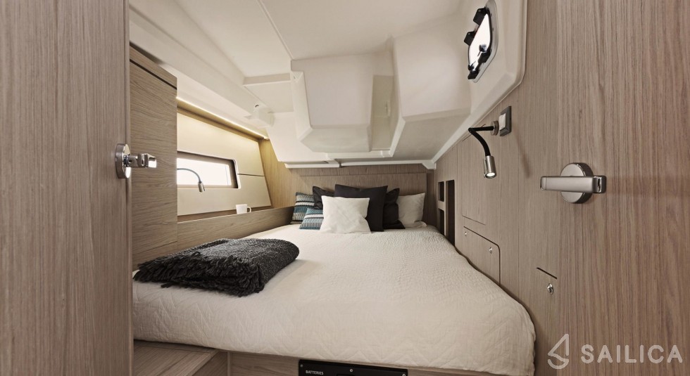 Oceanis 46 - Yacht Charter Sailica