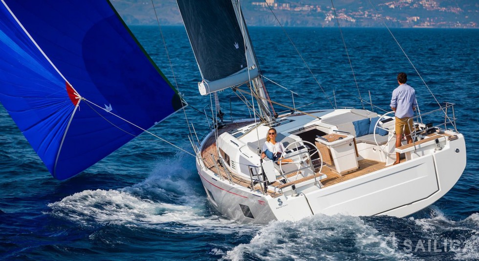Oceanis 46 - Yacht Charter Sailica
