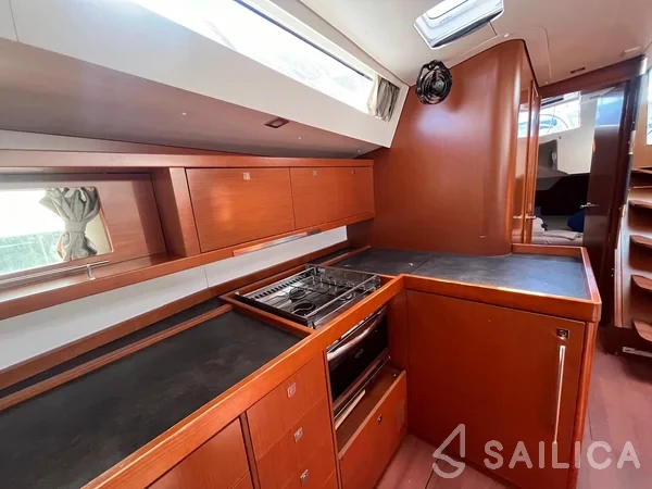 Oceanis 48 - Yacht Charter Sailica