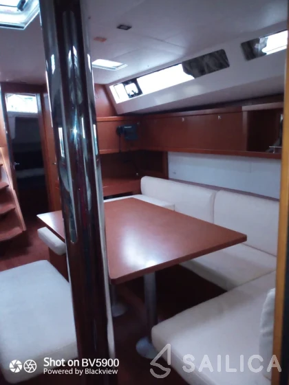 Oceanis 48 - Yacht Charter Sailica