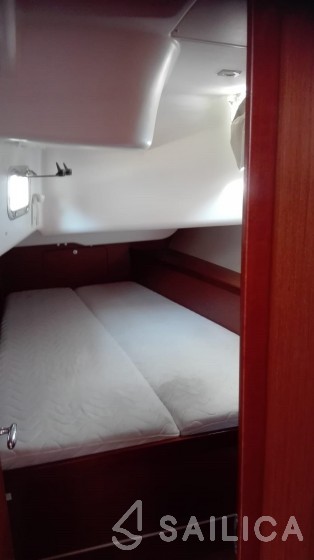 Oceanis 50 - Yacht Charter Sailica