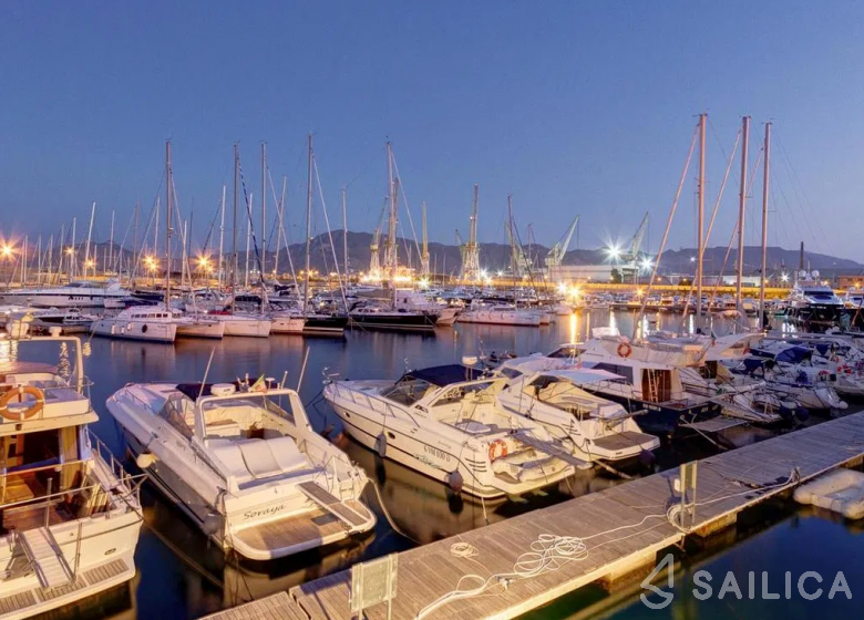 Oceanis 55 - Yacht Charter Sailica