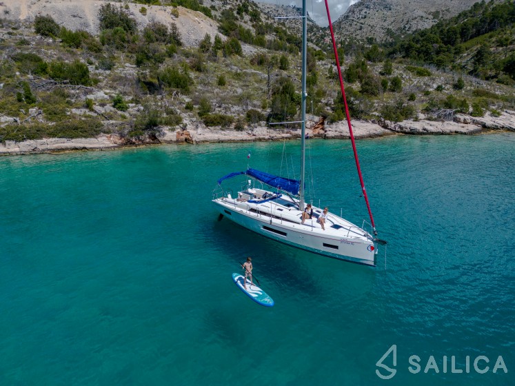 Oceanis 40.1 - Yacht Charter Sailica